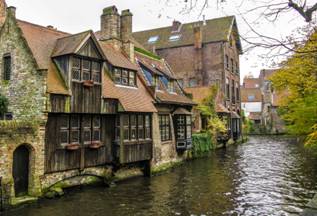 http://michaelstravelog.files.wordpress.com/2013/12/brugge-7.jpg